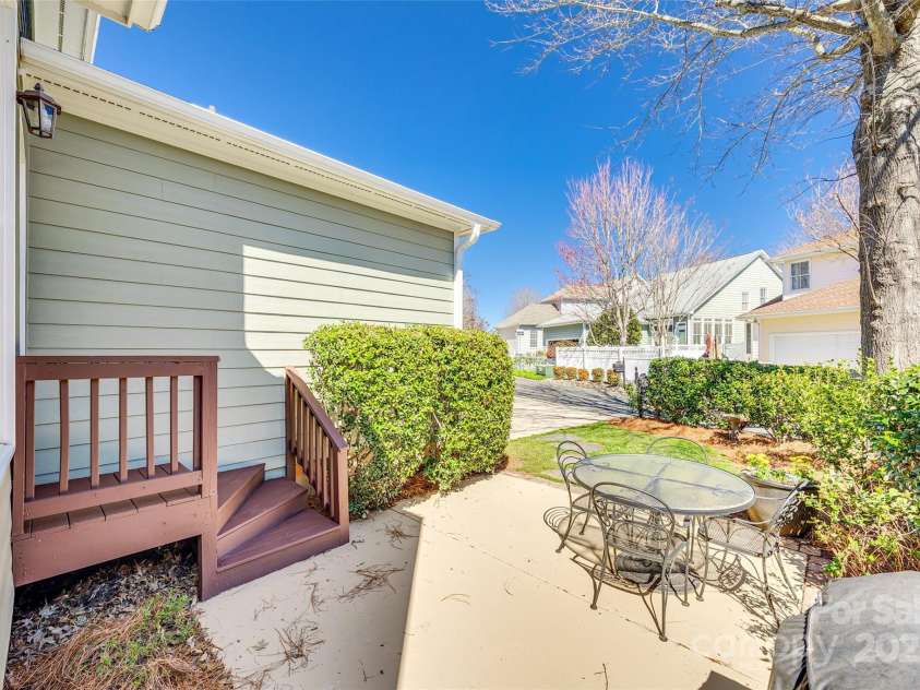 122 Blandina Court, Fort Mill, SC 29708.  MLS# CAR4232722, YatesRealty ID 14611. 