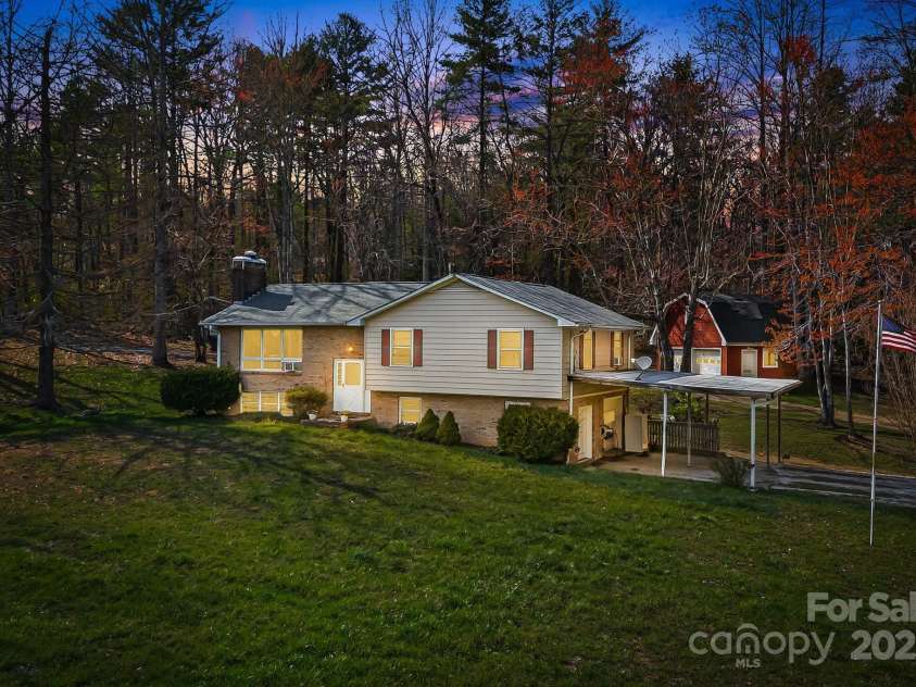 2221 Old Kanuga Road, Hendersonville, NC 28739.  MLS# CAR4242530, YatesRealty ID 14612. 