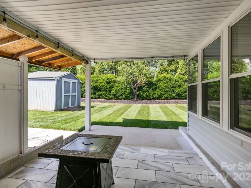 150 Pleasant Grove Lane, Mooresville, NC 28115.  MLS# CAR4252771, YatesRealty ID 14613. 