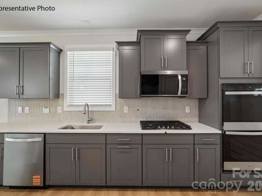 7313 Butternut Oak Terrace, Huntersville, NC 28078.  MLS# CAR4351796, YatesRealty ID 14613. 