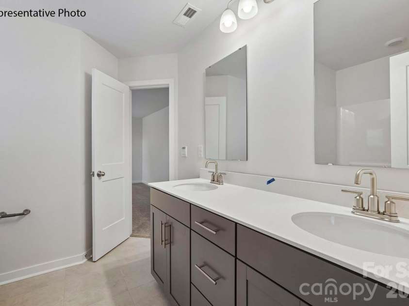 7313 Butternut Oak Terrace, Huntersville, NC 28078.  MLS# CAR4351796, YatesRealty ID 14613. 