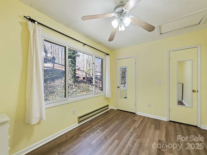 662 Locust Drive, Maggie Valley, NC 28751.  MLS# CAR4232980, YatesRealty ID 14614. 