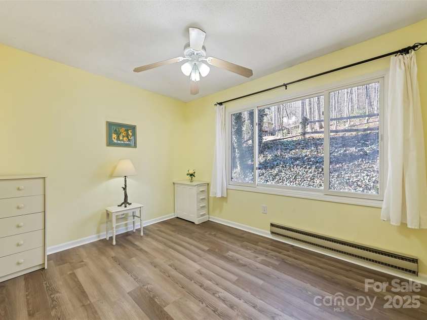 662 Locust Drive, Maggie Valley, NC 28751.  MLS# CAR4232980, YatesRealty ID 14614. 