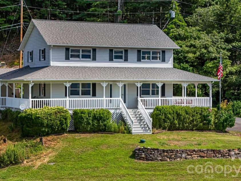 95 Friendship Road, Burnsville, NC 28714.  MLS# CAR4358754, YatesRealty ID 14615. 
