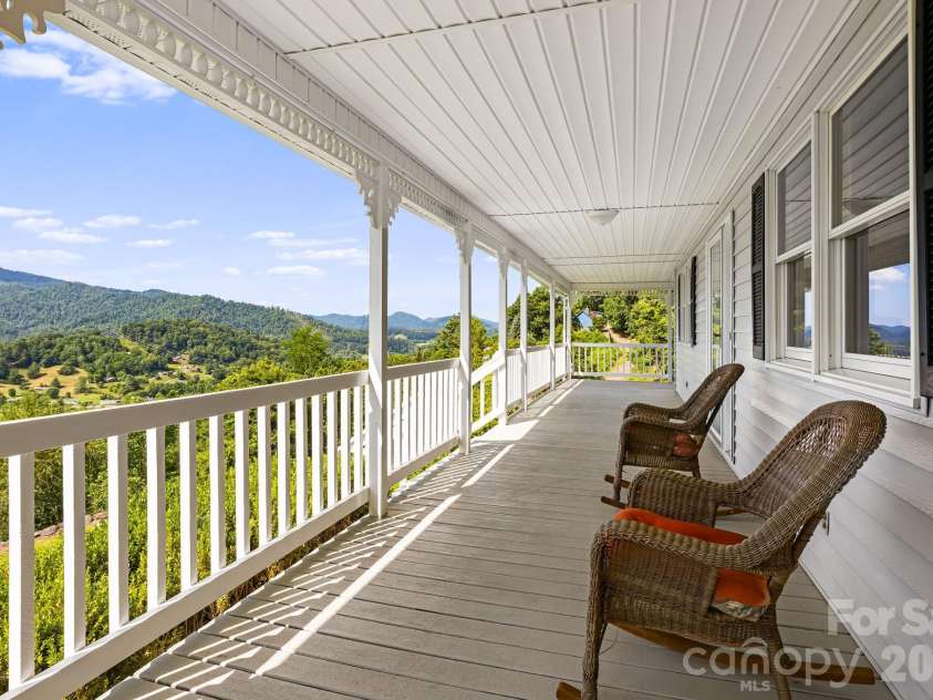 95 Friendship Road, Burnsville, NC 28714.  MLS# CAR4358754, YatesRealty ID 14615. 