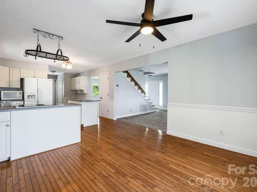 95 Friendship Road, Burnsville, NC 28714.  MLS# CAR4358754, YatesRealty ID 14615. 