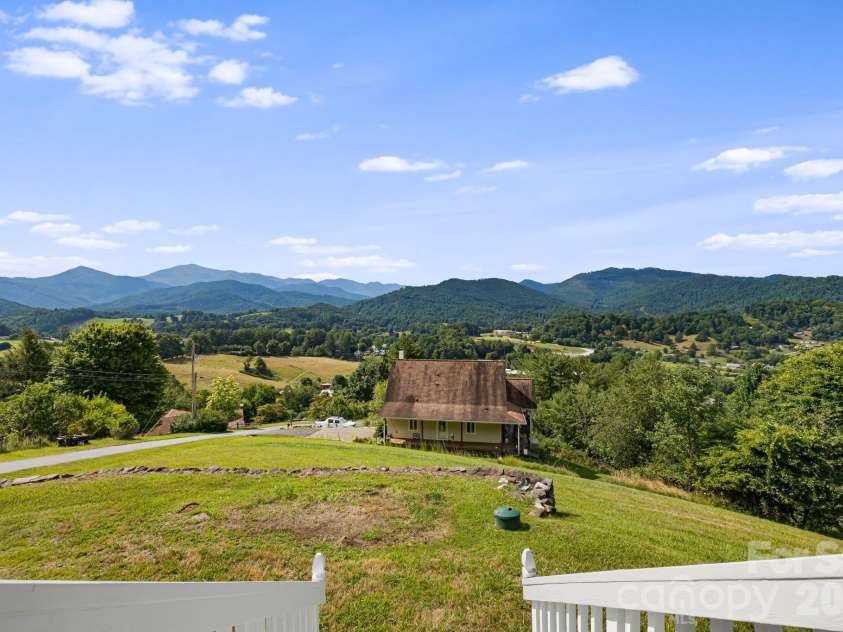 95 Friendship Road, Burnsville, NC 28714.  MLS# CAR4358754, YatesRealty ID 14615. 