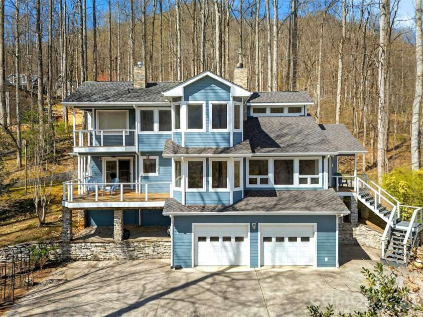 525 Blue Ridge Drive, Marion, NC 28752.  MLS# CAR4362278, YatesRealty ID 14616. 