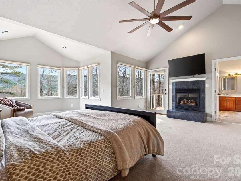 525 Blue Ridge Drive, Marion, NC 28752.  MLS# CAR4362278, YatesRealty ID 14616. 