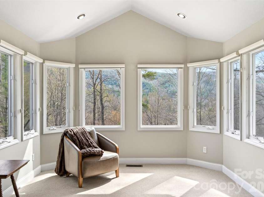 525 Blue Ridge Drive, Marion, NC 28752.  MLS# CAR4362278, YatesRealty ID 14616. 