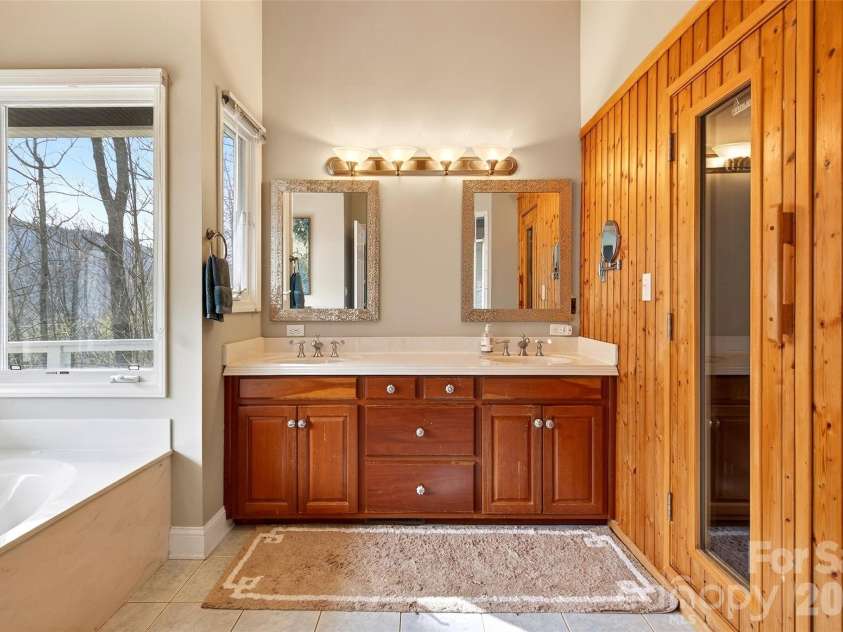 525 Blue Ridge Drive, Marion, NC 28752.  MLS# CAR4362278, YatesRealty ID 14616. 