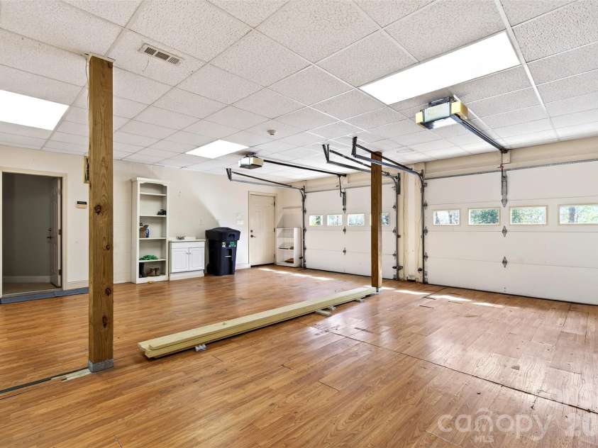 525 Blue Ridge Drive, Marion, NC 28752.  MLS# CAR4362278, YatesRealty ID 14616. 