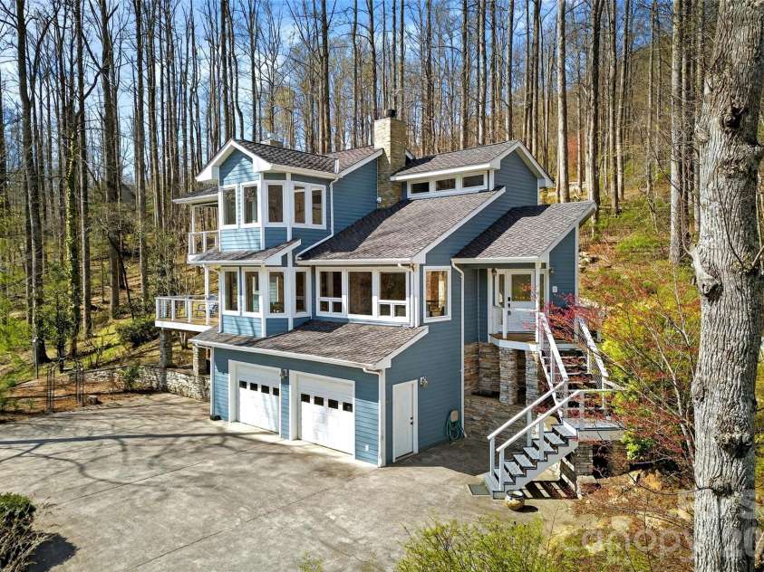 525 Blue Ridge Drive, Marion, NC 28752.  MLS# CAR4362278, YatesRealty ID 14616. 
