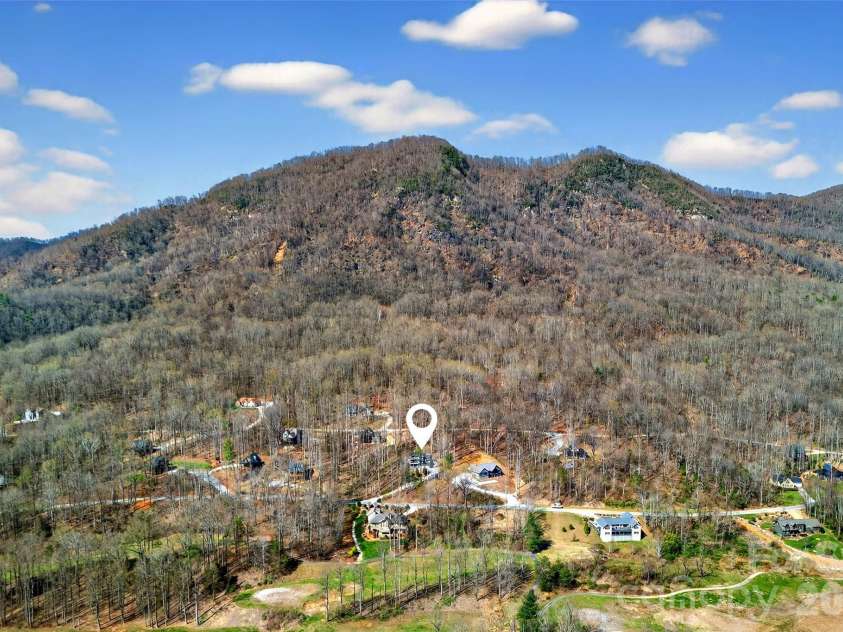 525 Blue Ridge Drive, Marion, NC 28752.  MLS# CAR4362278, YatesRealty ID 14616. 