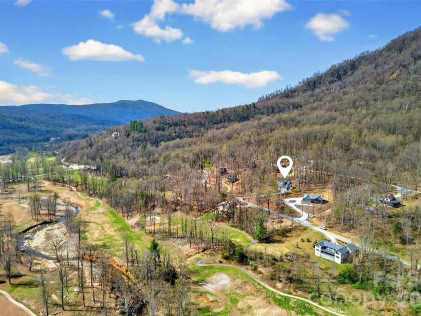 525 Blue Ridge Drive, Marion, NC 28752.  MLS# CAR4362278, YatesRealty ID 14616. 
