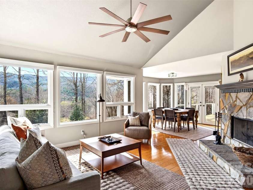 525 Blue Ridge Drive, Marion, NC 28752.  MLS# CAR4362278, YatesRealty ID 14616. 