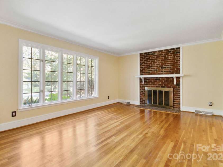 6921 Thermal Road, Charlotte, NC 28211.  MLS# CAR4272019, YatesRealty ID 14616. 