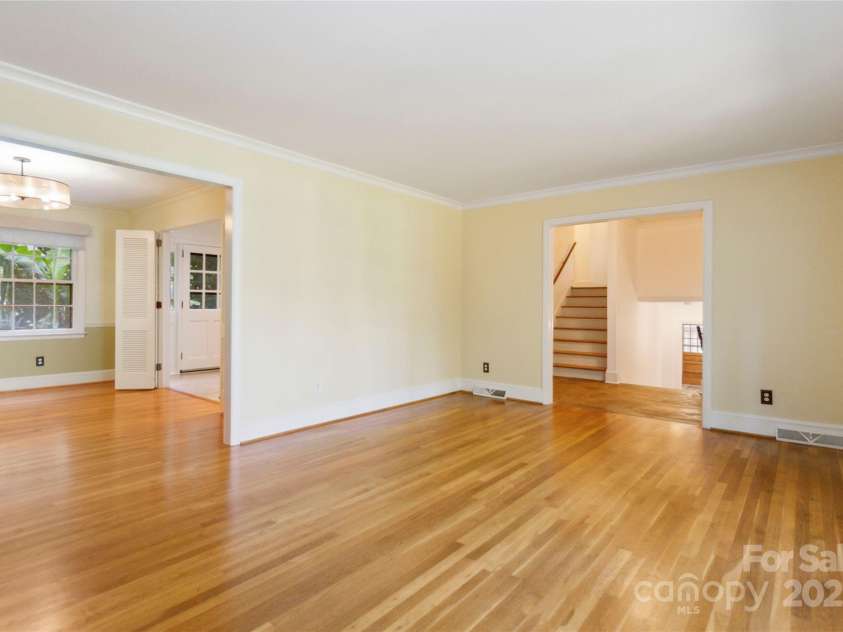 6921 Thermal Road, Charlotte, NC 28211.  MLS# CAR4272019, YatesRealty ID 14616. 