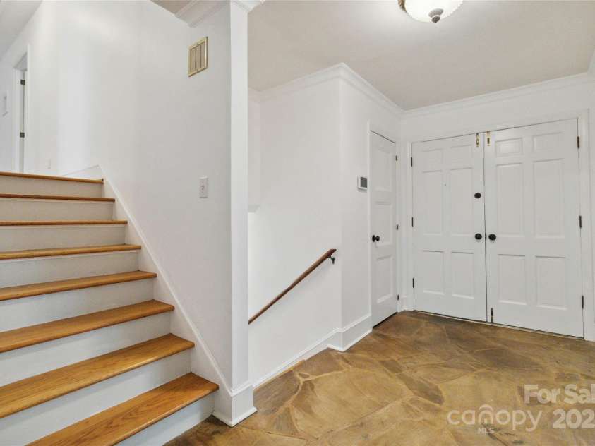 6921 Thermal Road, Charlotte, NC 28211.  MLS# CAR4272019, YatesRealty ID 14616. 