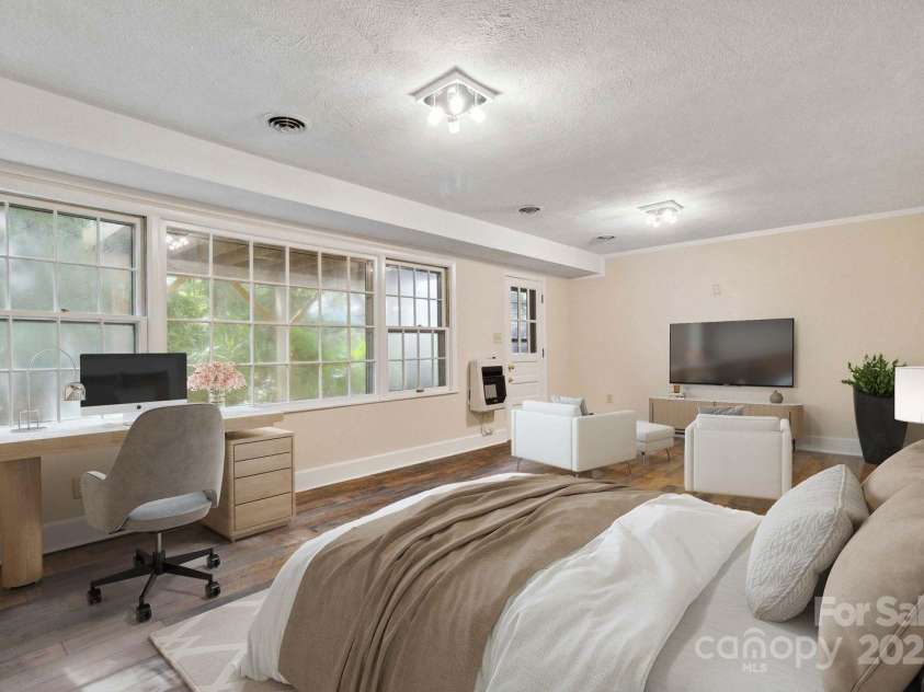 6921 Thermal Road, Charlotte, NC 28211.  MLS# CAR4272019, YatesRealty ID 14616. Virtually Staged