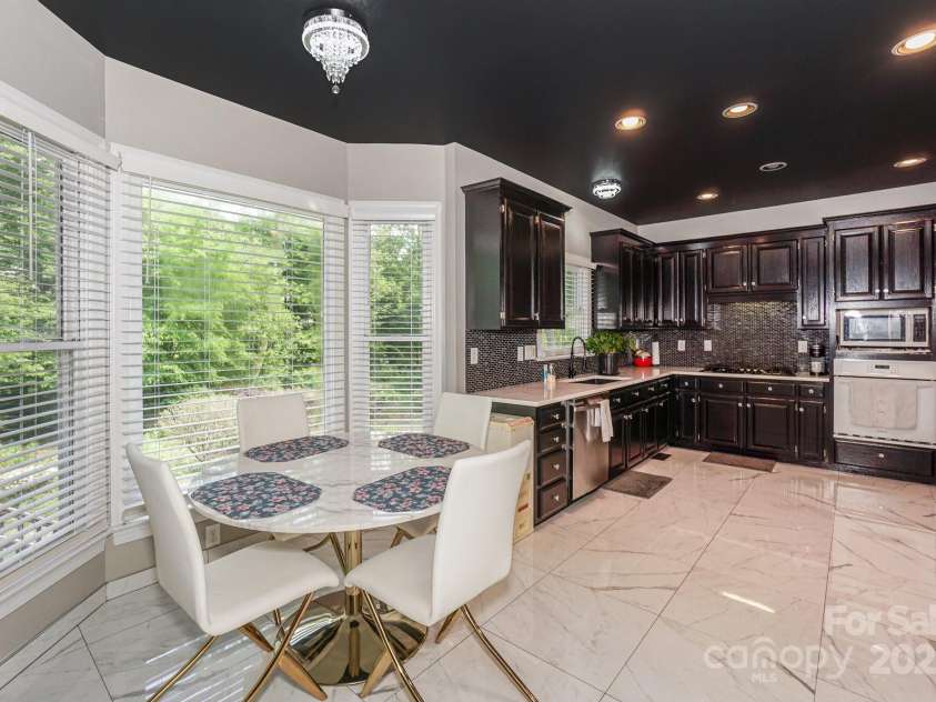 3119 Castlemaine Drive, Charlotte, NC 28269.  MLS# CAR4249186, YatesRealty ID 14617. 