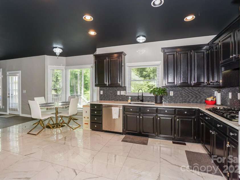 3119 Castlemaine Drive, Charlotte, NC 28269.  MLS# CAR4249186, YatesRealty ID 14617. 