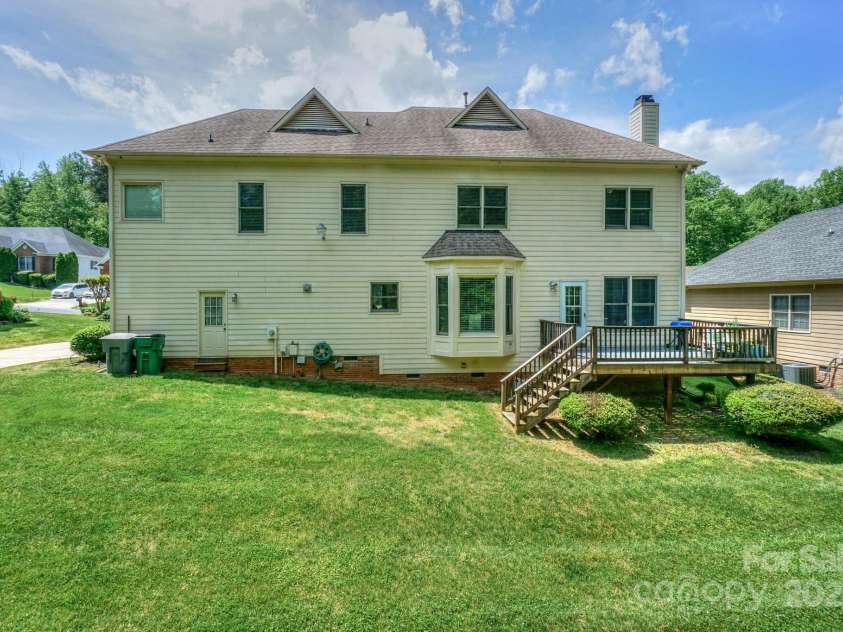 3119 Castlemaine Drive, Charlotte, NC 28269.  MLS# CAR4322294, YatesRealty ID 14617. 