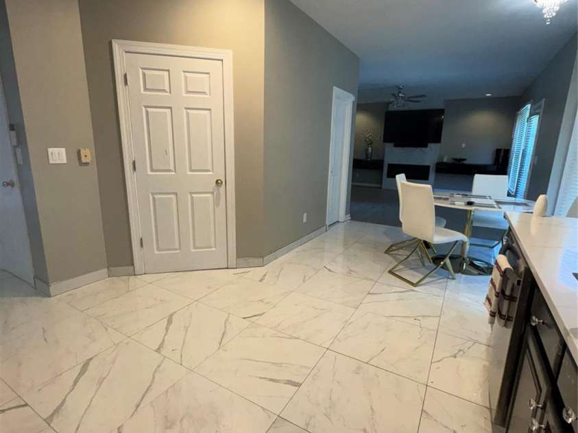 3119 Castlemaine Drive, Charlotte, NC 28269.  MLS# CAR4322294, YatesRealty ID 14617. Kitchen Foyer