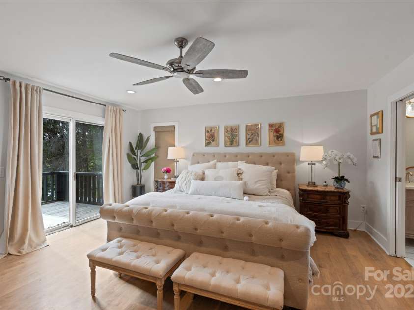 4039 5th Street, Hickory, NC 28601.  MLS# CAR4247859, YatesRealty ID 14618. 