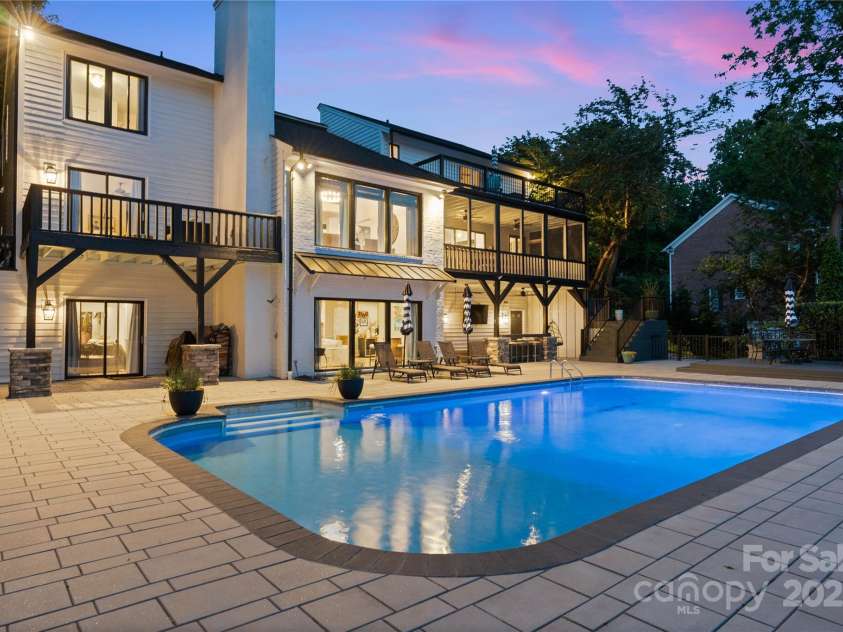 4039 5th Street, Hickory, NC 28601.  MLS# CAR4247859, YatesRealty ID 14618. 