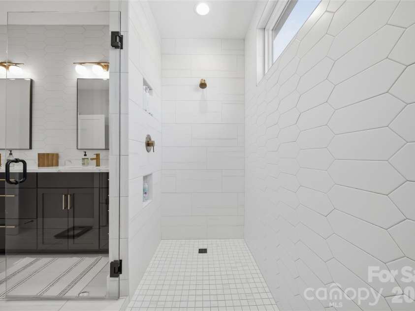 1505 Parson Street, Charlotte, NC 28205.  MLS# CAR4369248, YatesRealty ID 14619. 