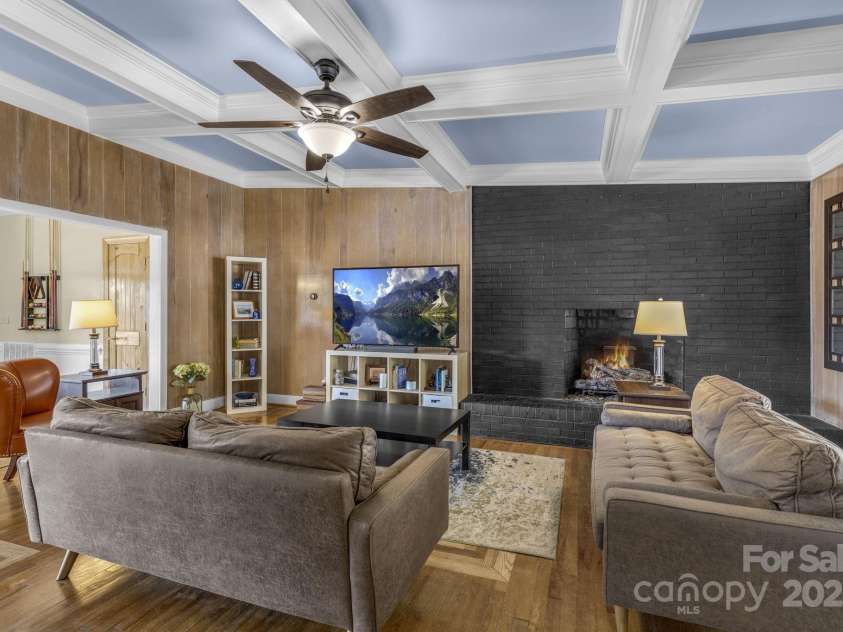 10 Scout Road, Greenville, SC 29611.  MLS# CAR4318926, YatesRealty ID 1462. 