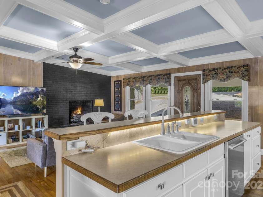 10 Scout Road, Greenville, SC 29611.  MLS# CAR4318926, YatesRealty ID 1462. 