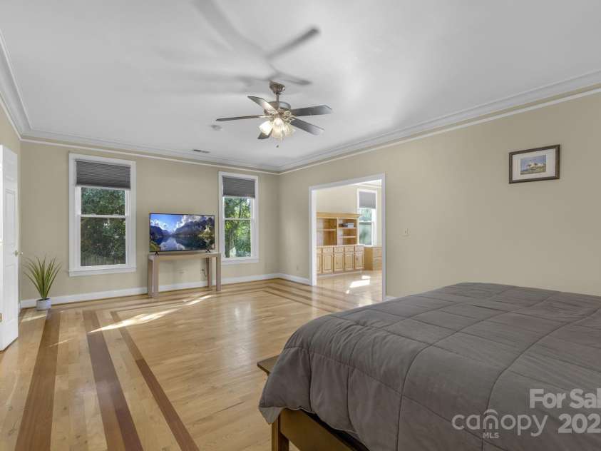 10 Scout Road, Greenville, SC 29611.  MLS# CAR4318926, YatesRealty ID 1462. 