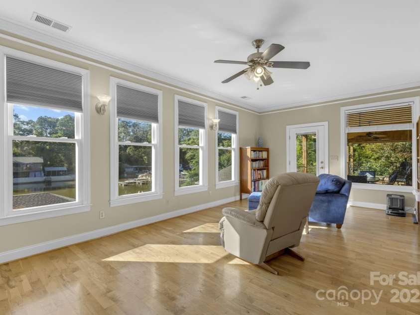 10 Scout Road, Greenville, SC 29611.  MLS# CAR4318926, YatesRealty ID 1462. 