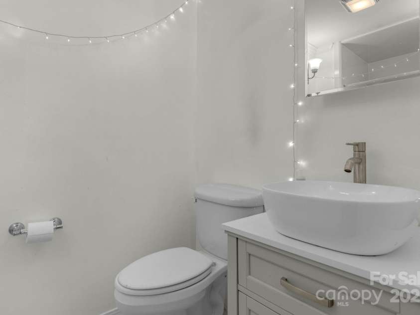 10 Scout Road, Greenville, SC 29611.  MLS# CAR4318926, YatesRealty ID 1462. 