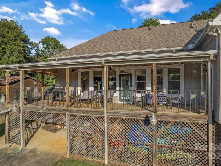 10 Scout Road, Greenville, SC 29611.  MLS# CAR4318926, YatesRealty ID 1462. 