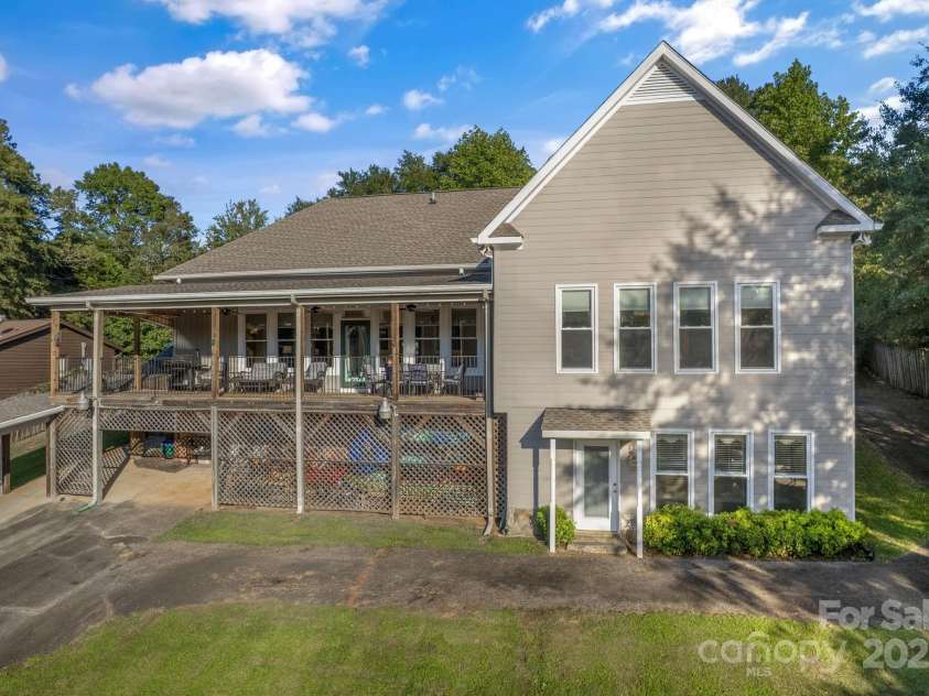 10 Scout Road, Greenville, SC 29611.  MLS# CAR4318926, YatesRealty ID 1462. 