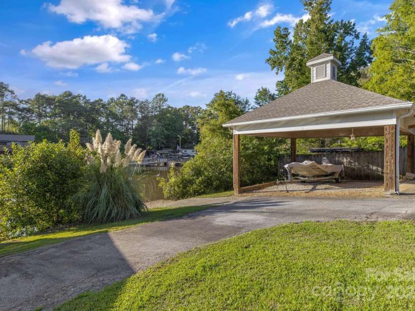 10 Scout Road, Greenville, SC 29611.  MLS# CAR4318926, YatesRealty ID 1462. 