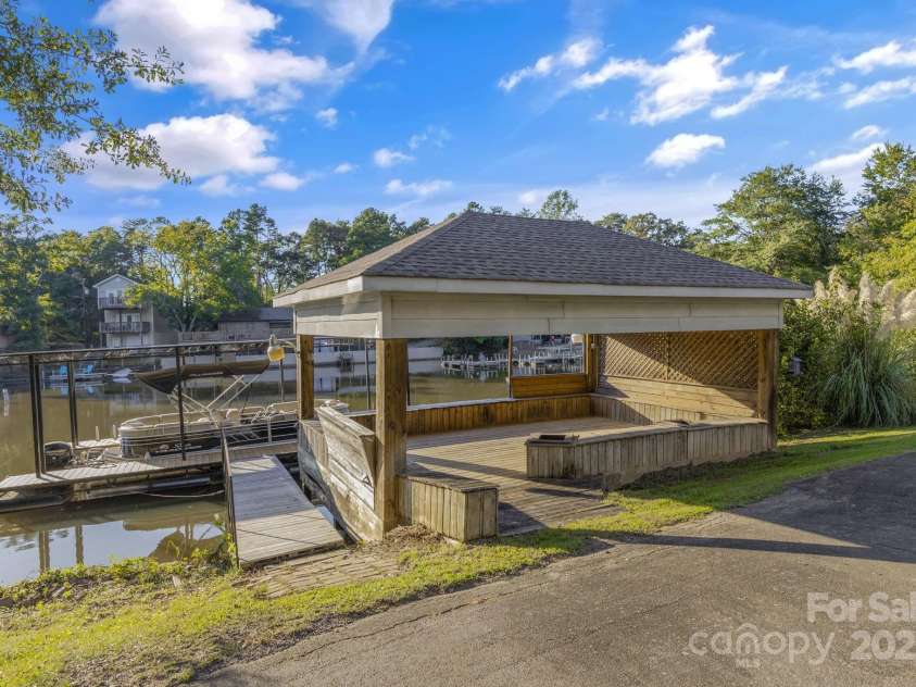 10 Scout Road, Greenville, SC 29611.  MLS# CAR4318926, YatesRealty ID 1462. 