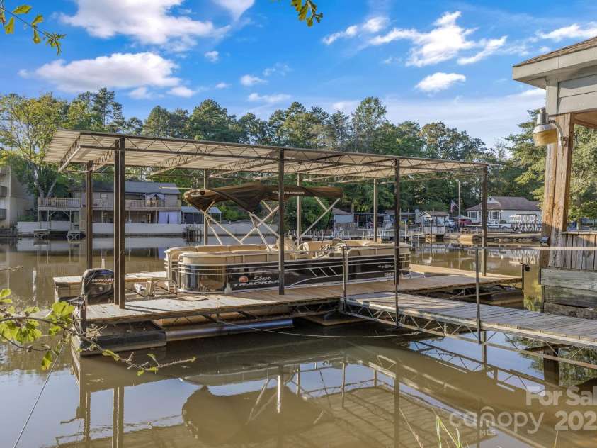 10 Scout Road, Greenville, SC 29611.  MLS# CAR4318926, YatesRealty ID 1462. 