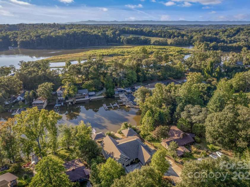 10 Scout Road, Greenville, SC 29611.  MLS# CAR4318926, YatesRealty ID 1462. 