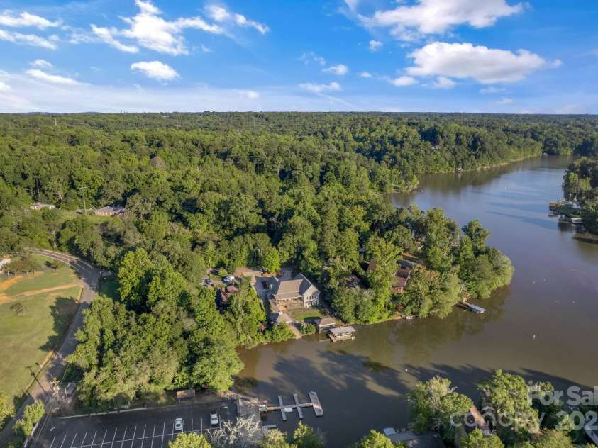 10 Scout Road, Greenville, SC 29611.  MLS# CAR4318926, YatesRealty ID 1462. 