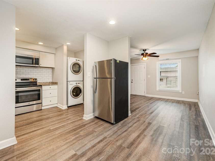 1512 Seigle Avenue, Charlotte, NC 28205.  MLS# CAR4292674, YatesRealty ID 14620. Dining Room 2