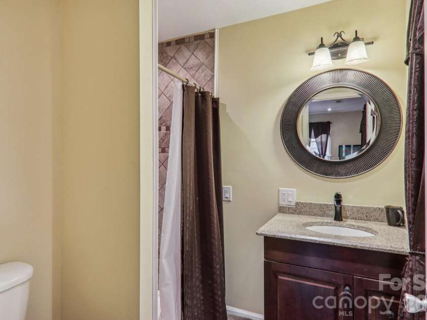 5 Granite Drive, Hendersonville, NC 28792.  MLS# CAR4345194, YatesRealty ID 14620. 