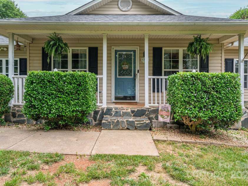 1774 Smyrna Lane, Catawba, NC 28609.  MLS# CAR4257675, YatesRealty ID 14624. Front Porch