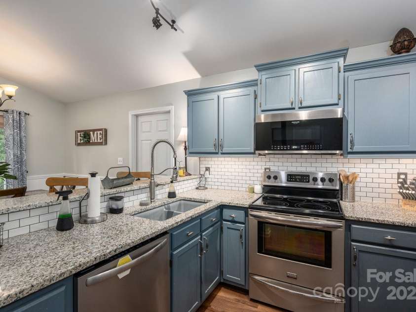 1774 Smyrna Lane, Catawba, NC 28609.  MLS# CAR4257675, YatesRealty ID 14624. Kitchen