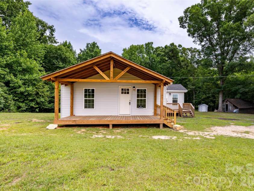 603 Hogan Farm Road, Seagrove, NC 27341.  MLS# CAR4372827, YatesRealty ID 14624. 