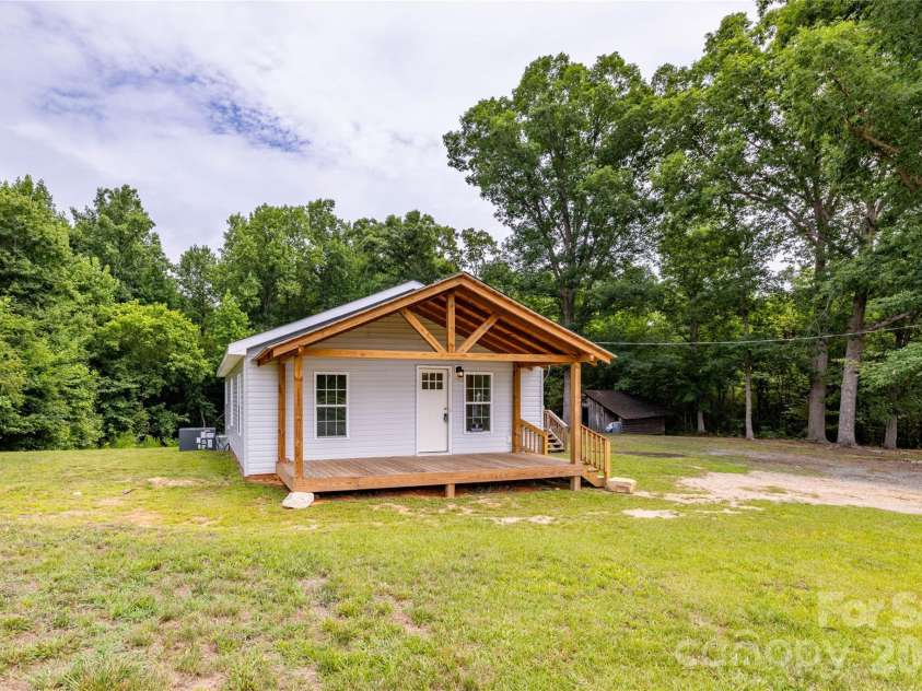 603 Hogan Farm Road, Seagrove, NC 27341.  MLS# CAR4372827, YatesRealty ID 14624. 