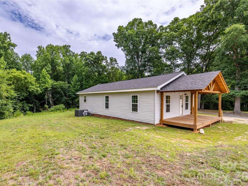 603 Hogan Farm Road, Seagrove, NC 27341.  MLS# CAR4372827, YatesRealty ID 14624. 